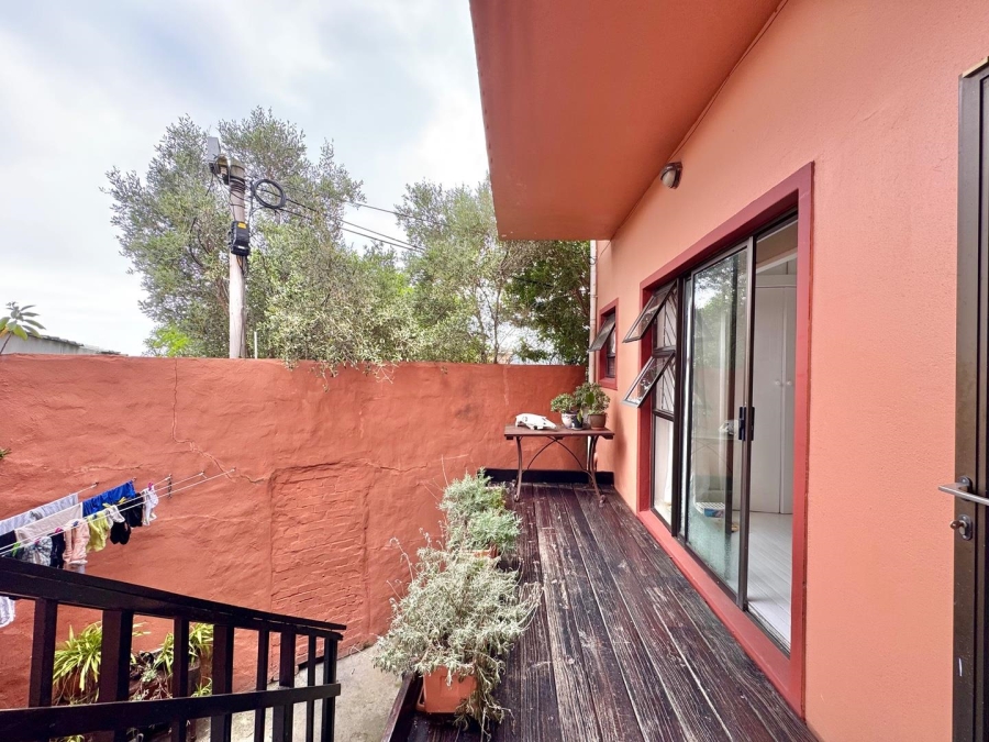 6 Bedroom Property for Sale in Walmer Estate Western Cape